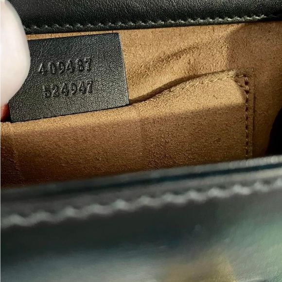 SOLD‼️Gucci Small Padlock Leather Shoulder bag - Picture 3 of 11